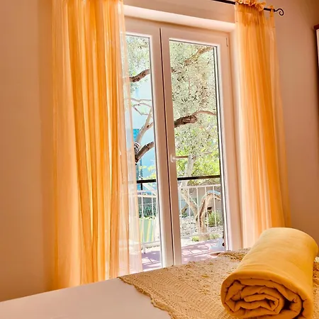 Danica Sunshine Apartment