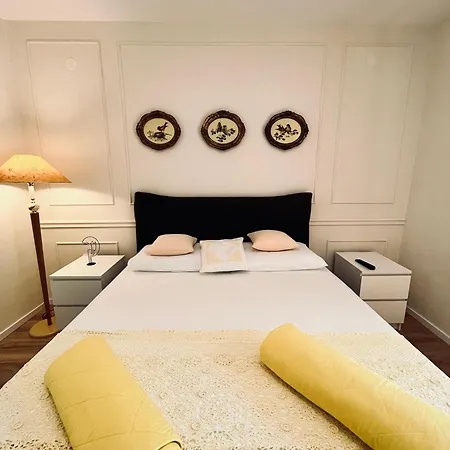 Danica Sunshine Apartment *